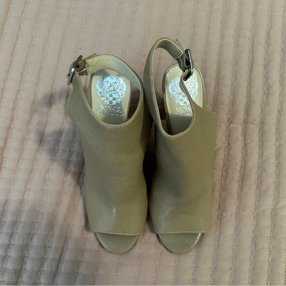 Vince Camuto Tan Chunky Heel Peep-Toe Heels